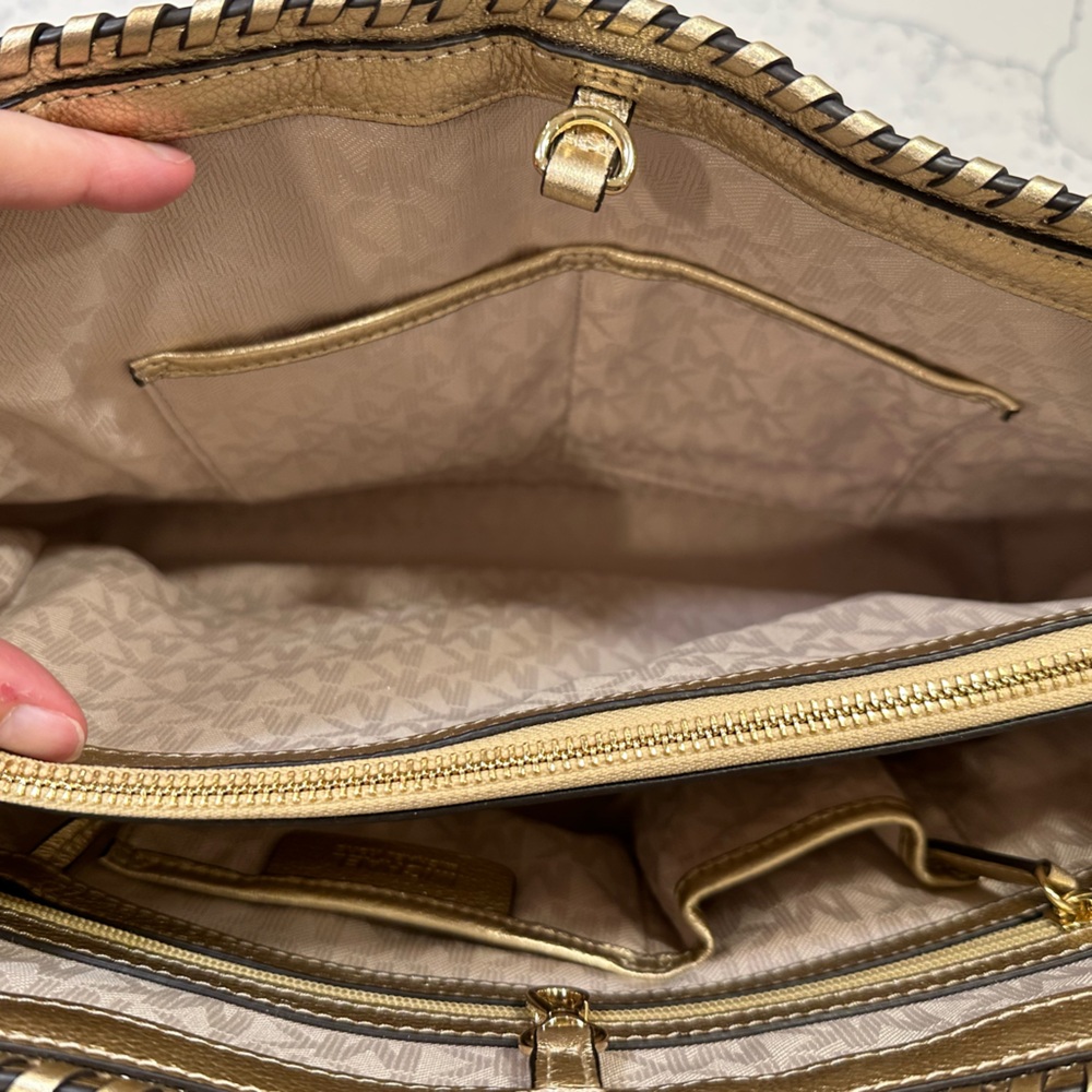 Micheal Kors leather and straw woven satchel - Picture 4 of 7